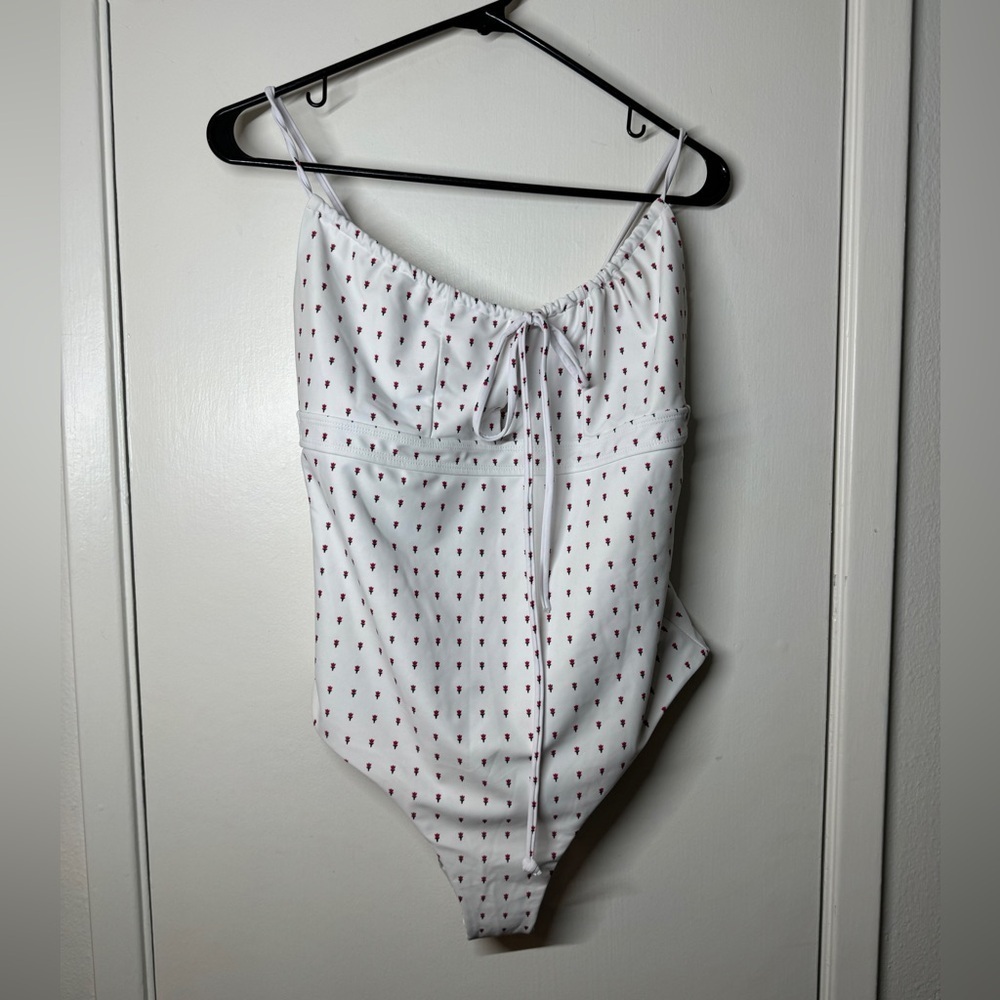 Jack’s Swimwear One Piece Keyhole Neckline White Ditzy Floral Bikini Size Large